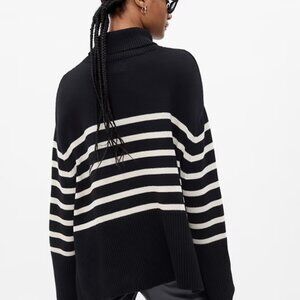 GAP Black and White Striped 24/7 Split-Hem Turtleneck Sweater